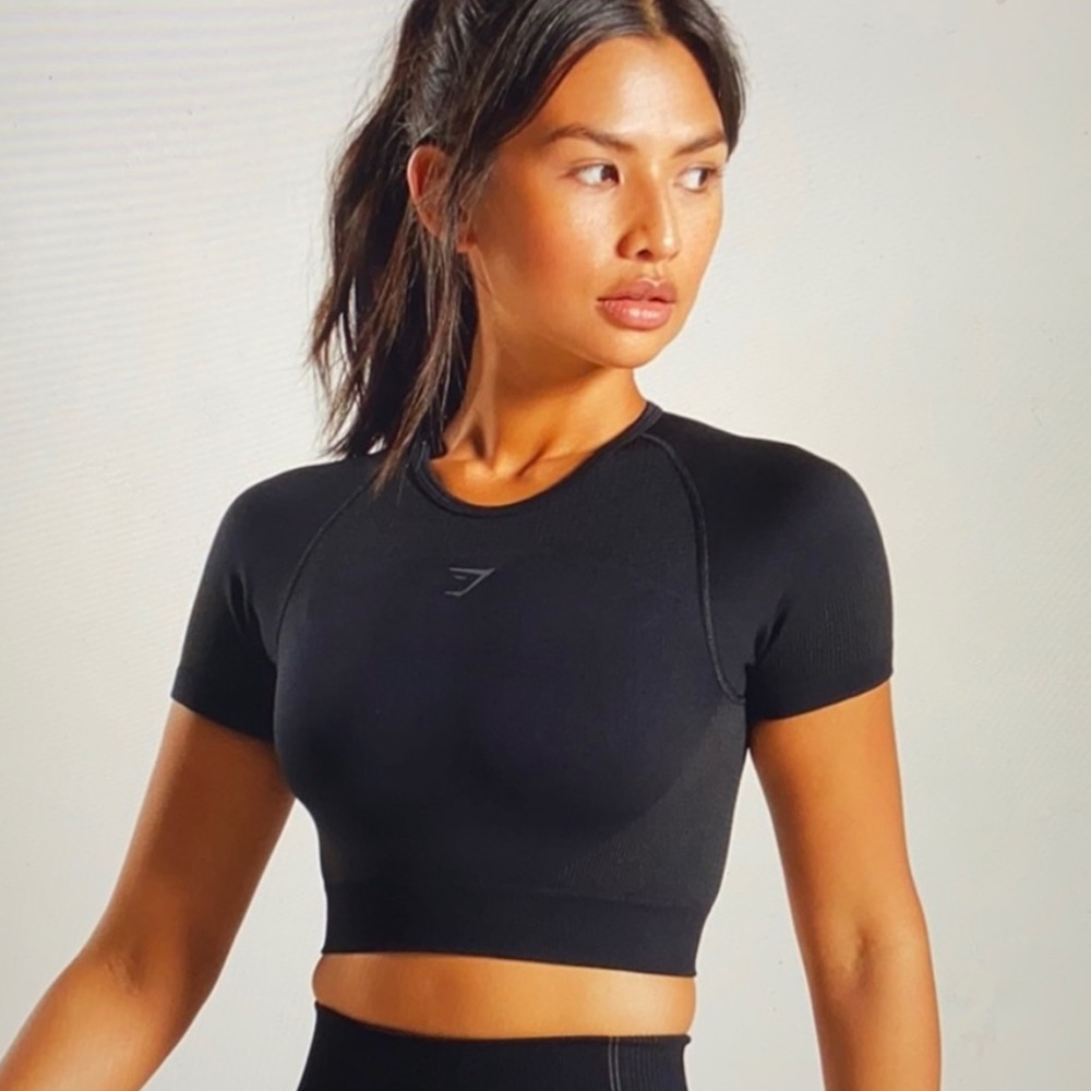Gymshark black athletic seamless short sleeve crop top S